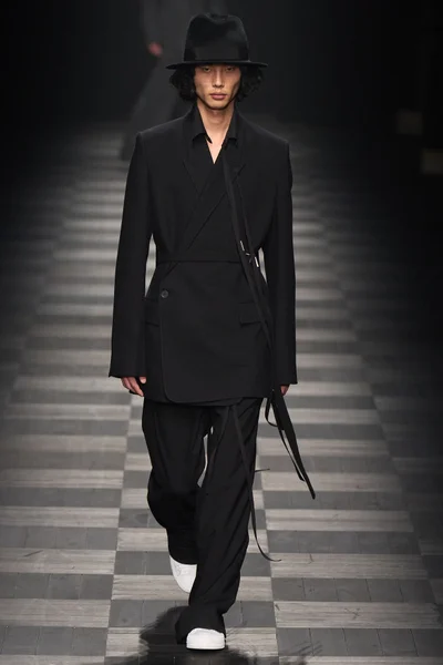 Look 22